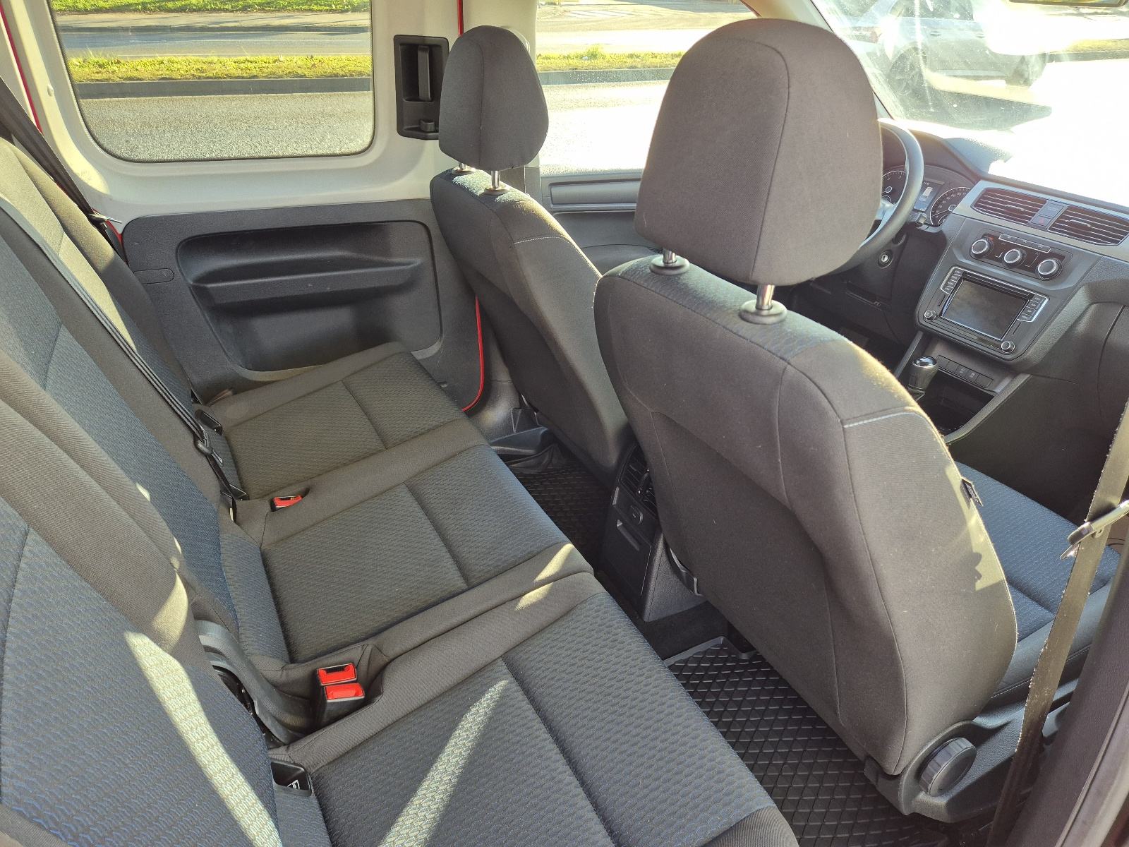 VW Caddy 2.0 TDI, sa sjedalima, odlično stanje, garancija na vozilo..., fotografija 10