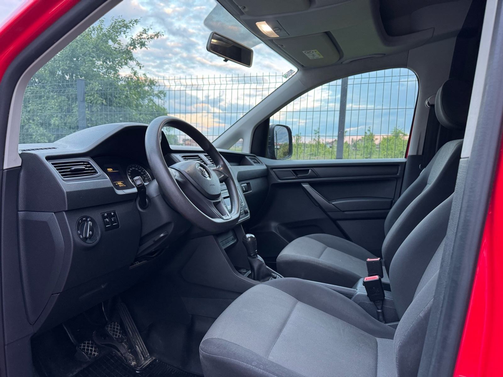 VW Caddy 2,0 TDI, fotografija 7