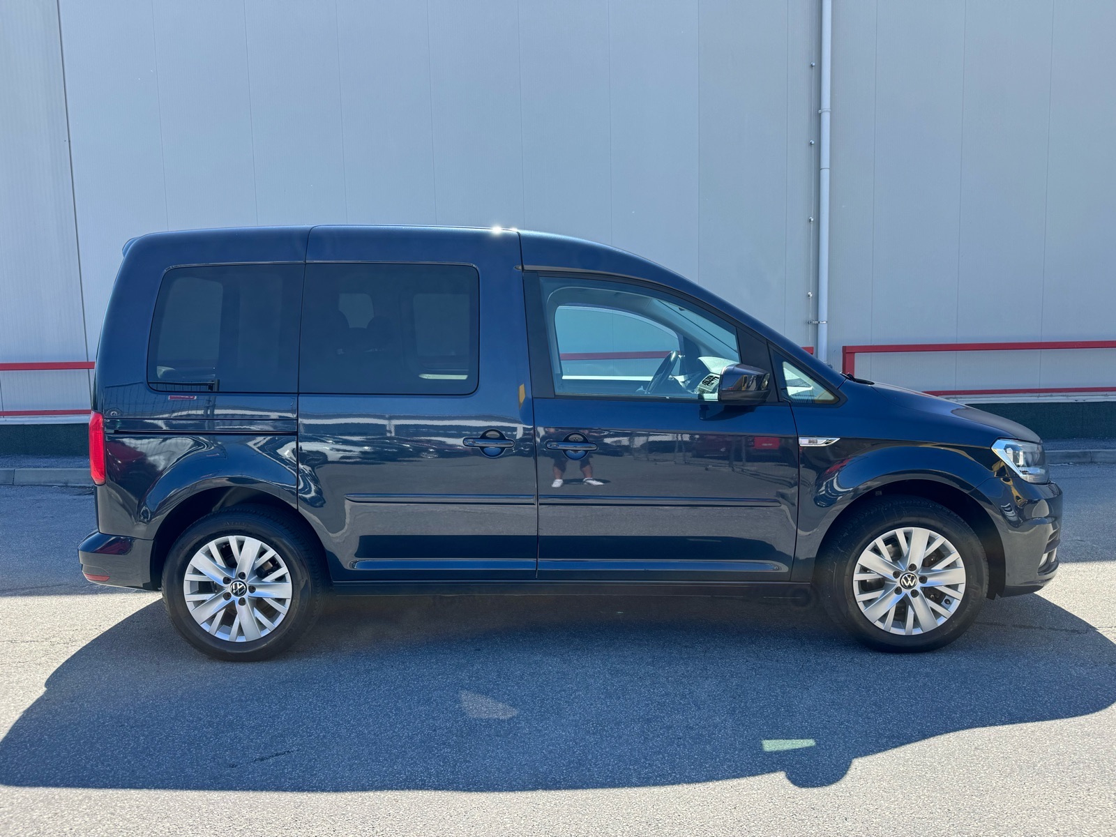 VW Caddy 2,0 TDI PUTNIČKI M1, fotografija 10