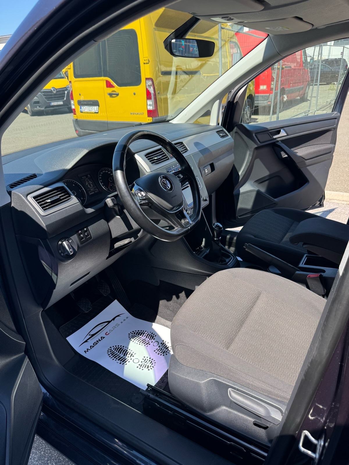 VW Caddy 2,0 TDI PUTNIČKI M1, fotografija 12