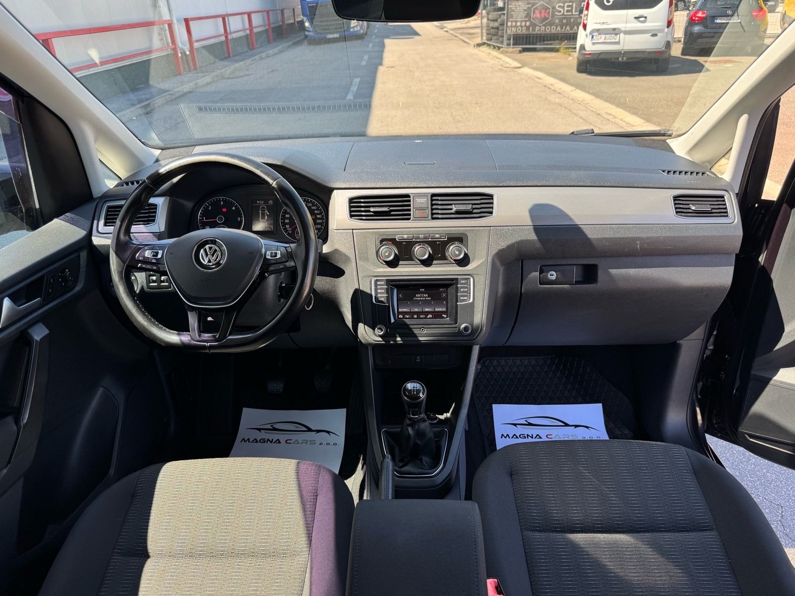 VW Caddy 2,0 TDI PUTNIČKI M1, fotografija 14