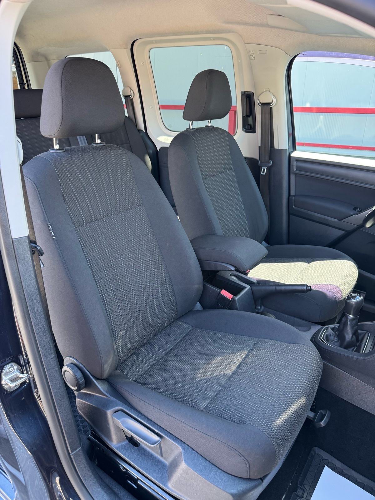 VW Caddy 2,0 TDI PUTNIČKI M1, fotografija 18