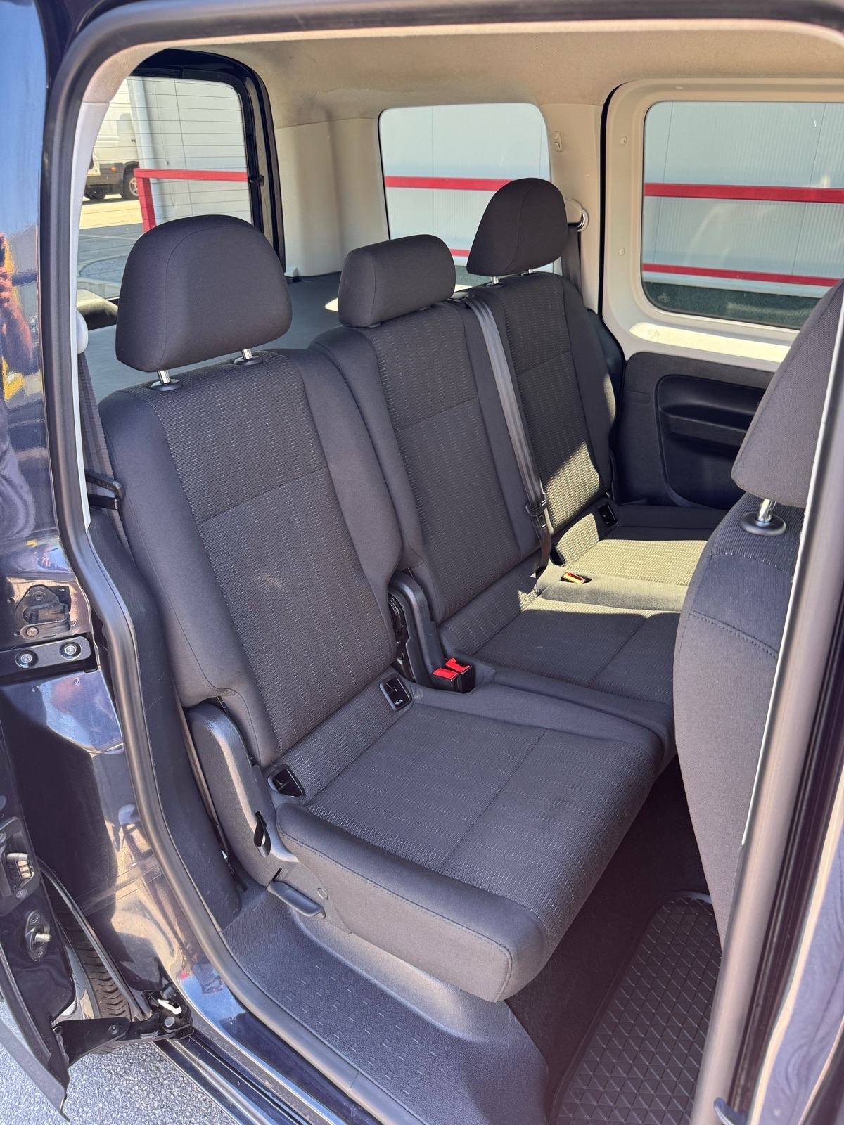 VW Caddy 2,0 TDI PUTNIČKI M1, fotografija 20