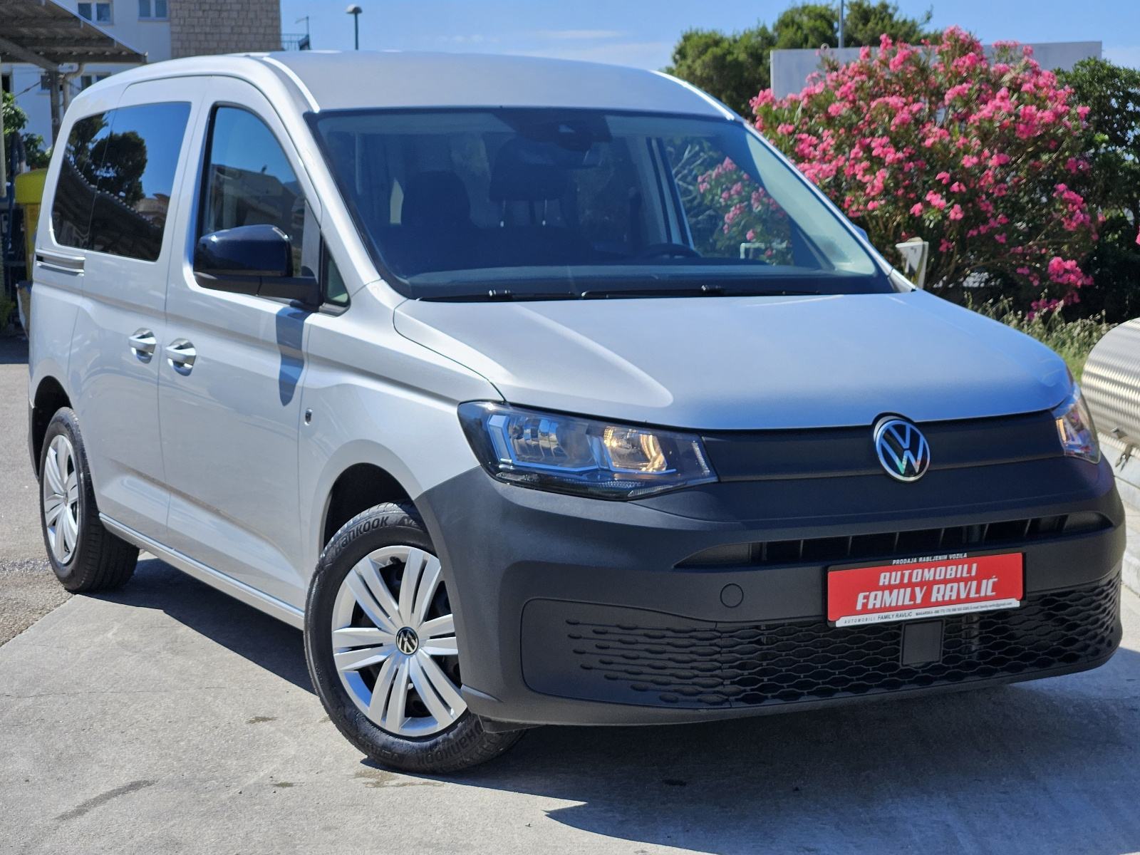 VW Caddy 2,0 Tdi*IQ Drive*AccRadar*ServisnaKnjiga*U PDV-u*, fotografija 2
