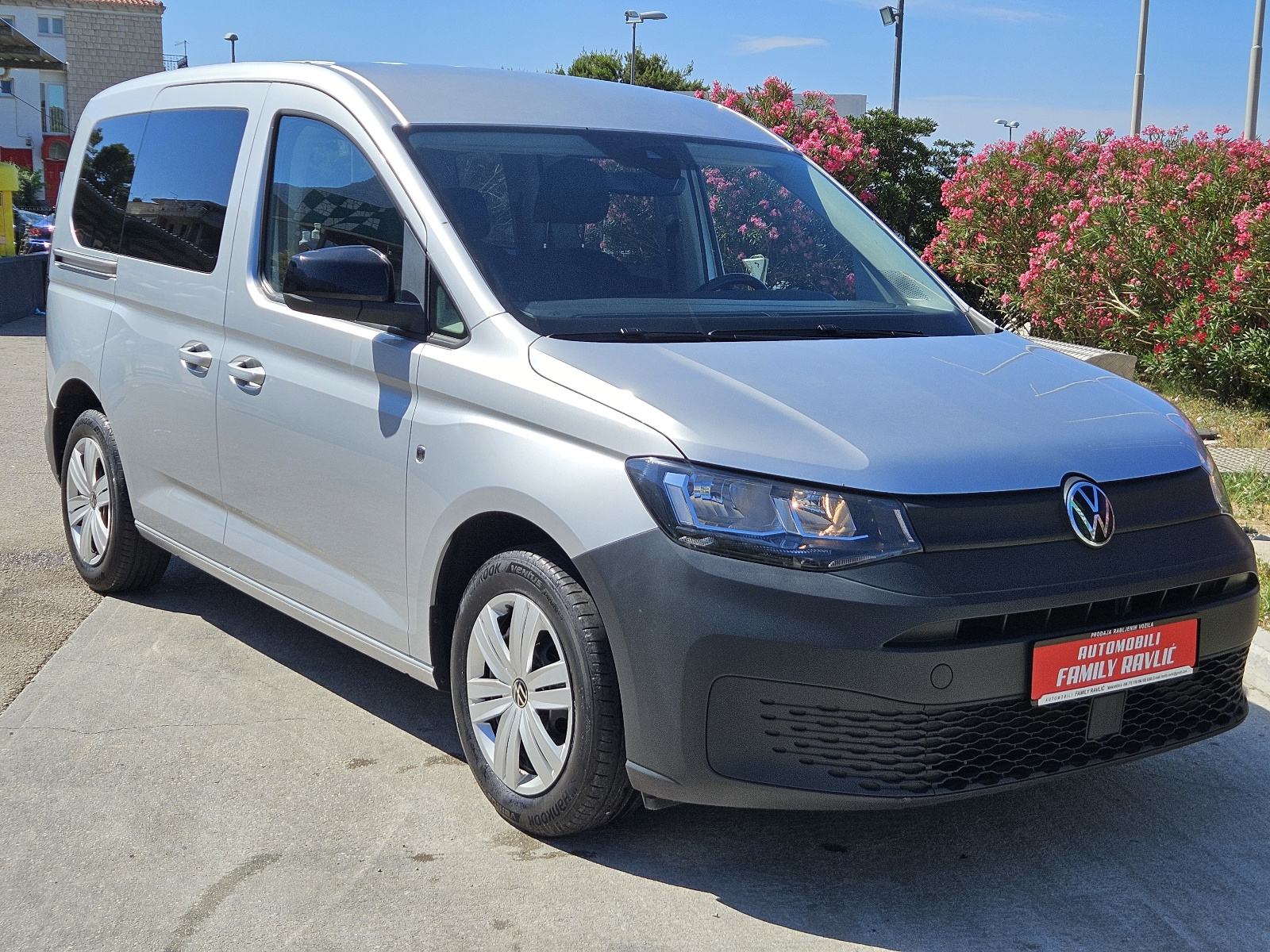 VW Caddy 2,0 Tdi*IQ Drive*AccRadar*ServisnaKnjiga*U PDV-u*, fotografija 5