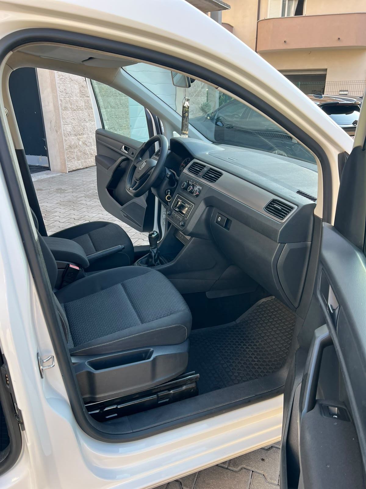 N1 VW Caddy 2,0 TDI N1, fotografija 6