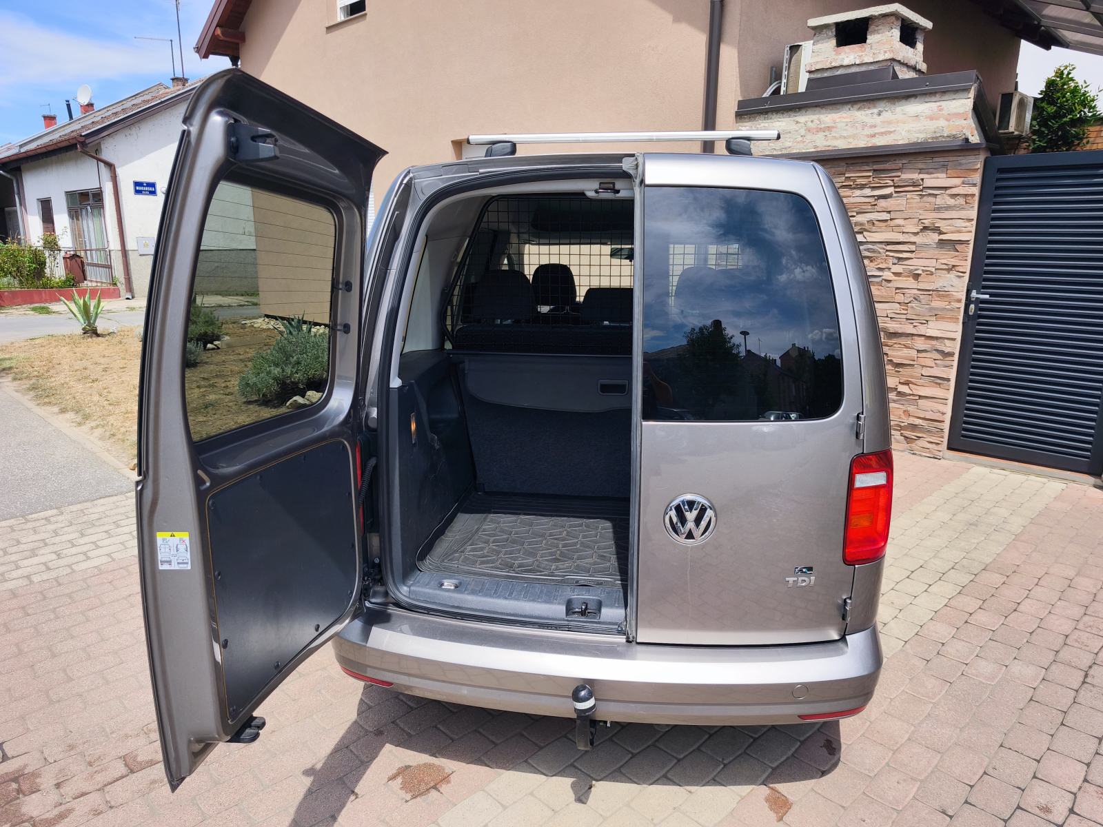 VW Caddy 2,0 TDI (5 SJEDALA)*EURO KUKA* HR AUTO*, fotografija 17