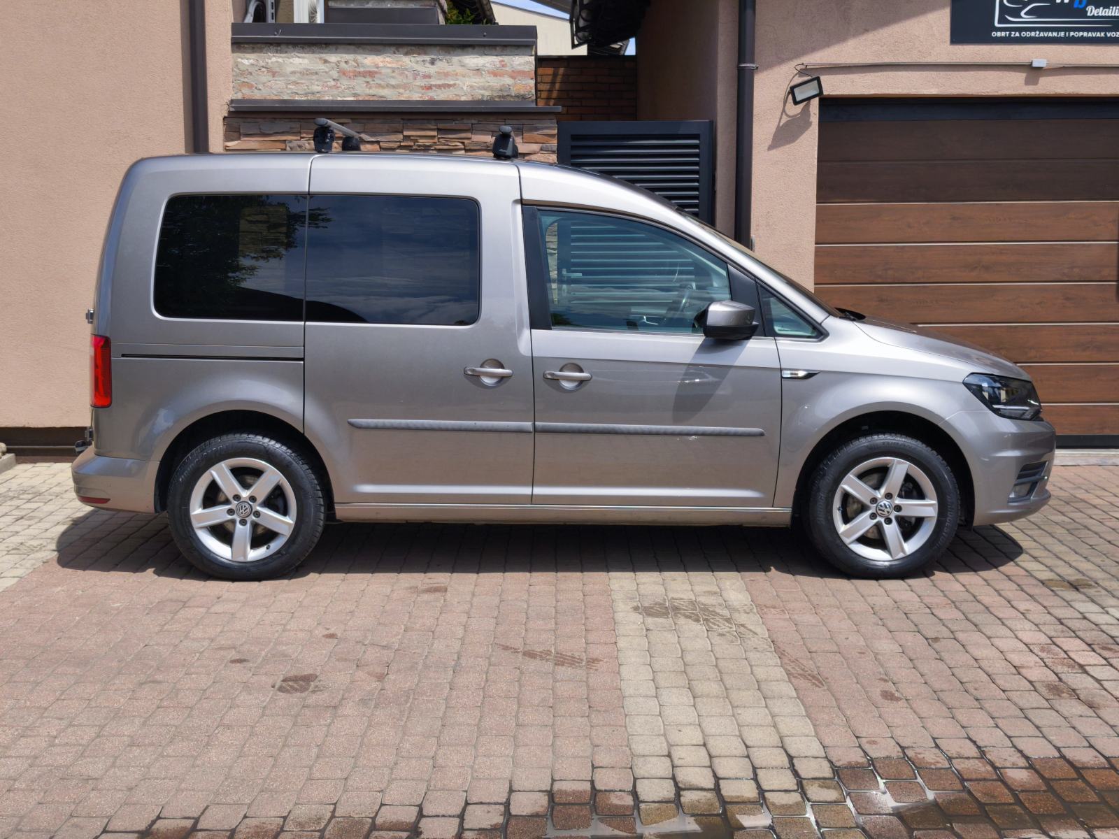 VW Caddy 2,0 TDI (5 SJEDALA)*EURO KUKA* HR AUTO*, fotografija 7