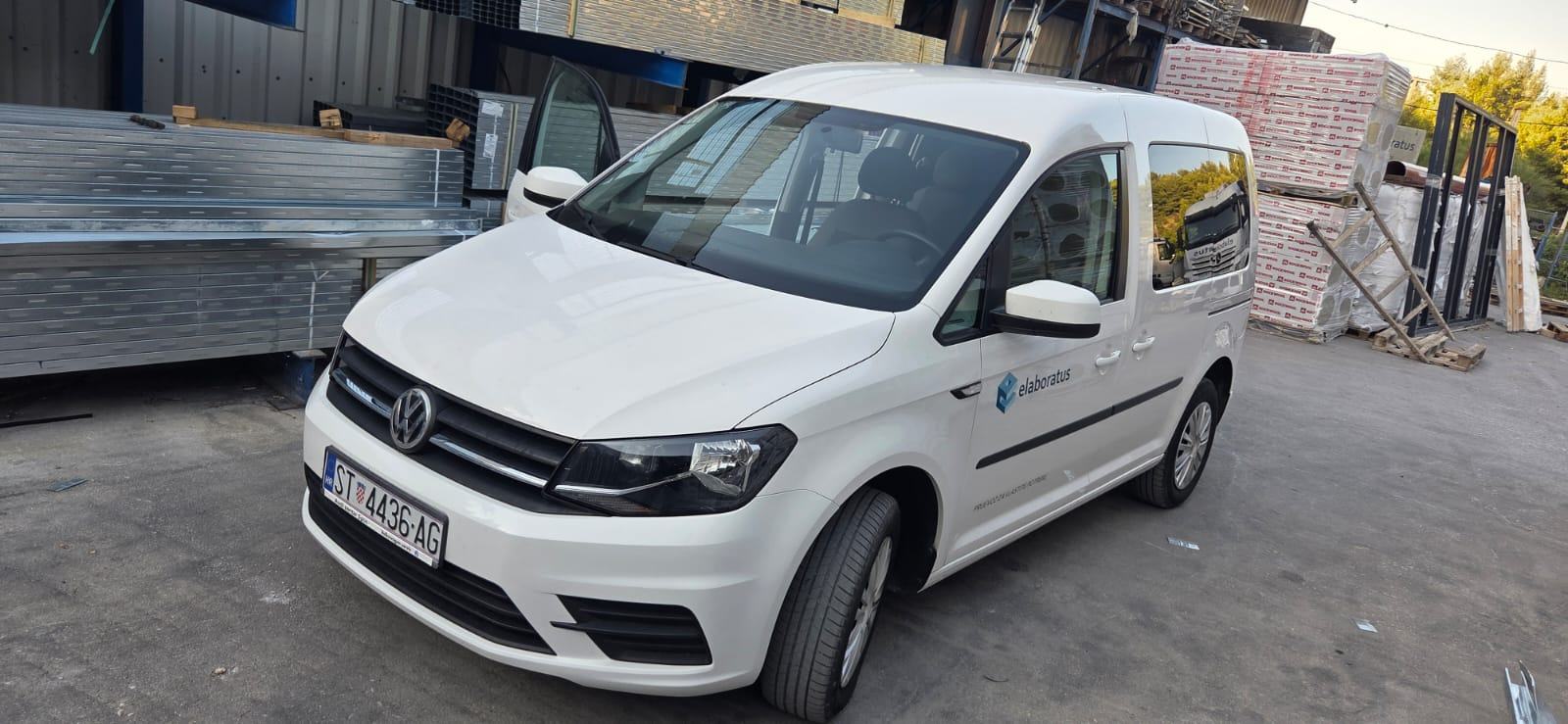 VW Caddy 2,0 TDI, fotografija 3