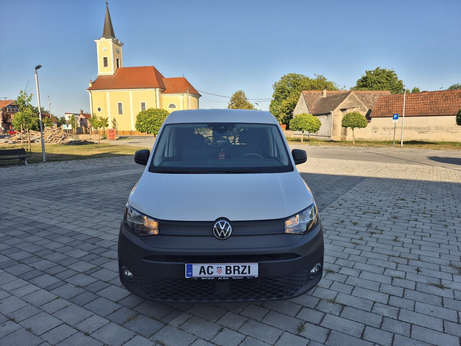 VW Caddy 2,0 TDI UKUPNA CIJENA, navigacija, senzori,mf.volan,2023god, fotografija 13