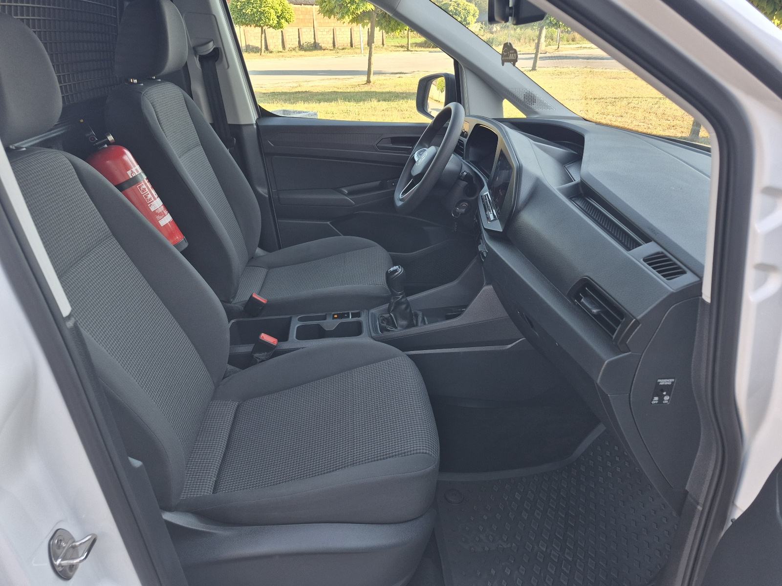 VW Caddy 2,0 TDI UKUPNA CIJENA, navigacija, senzori,mf.volan,2023god, fotografija 20