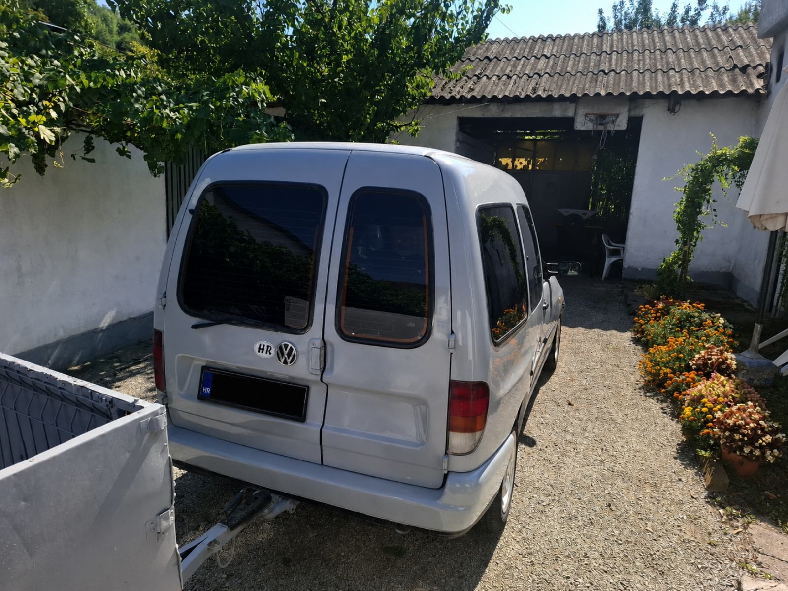 VW Caddy Kombi 1,9 SDI sa autoprikolicom, fotografija 2