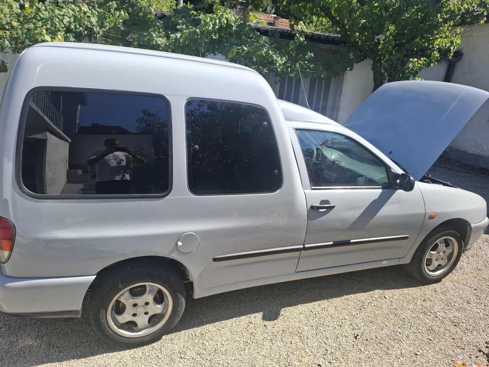 VW Caddy Kombi 1,9 SDI sa autoprikolicom, fotografija 3