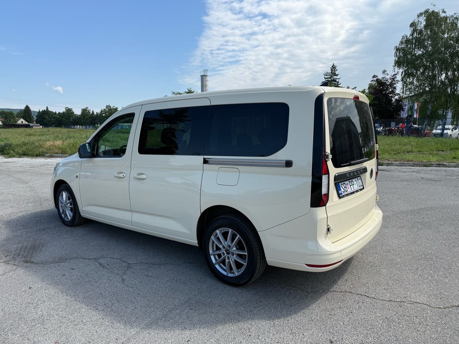 VW Caddy MAXI DSG 2.0TDI 2023, fotografija 3