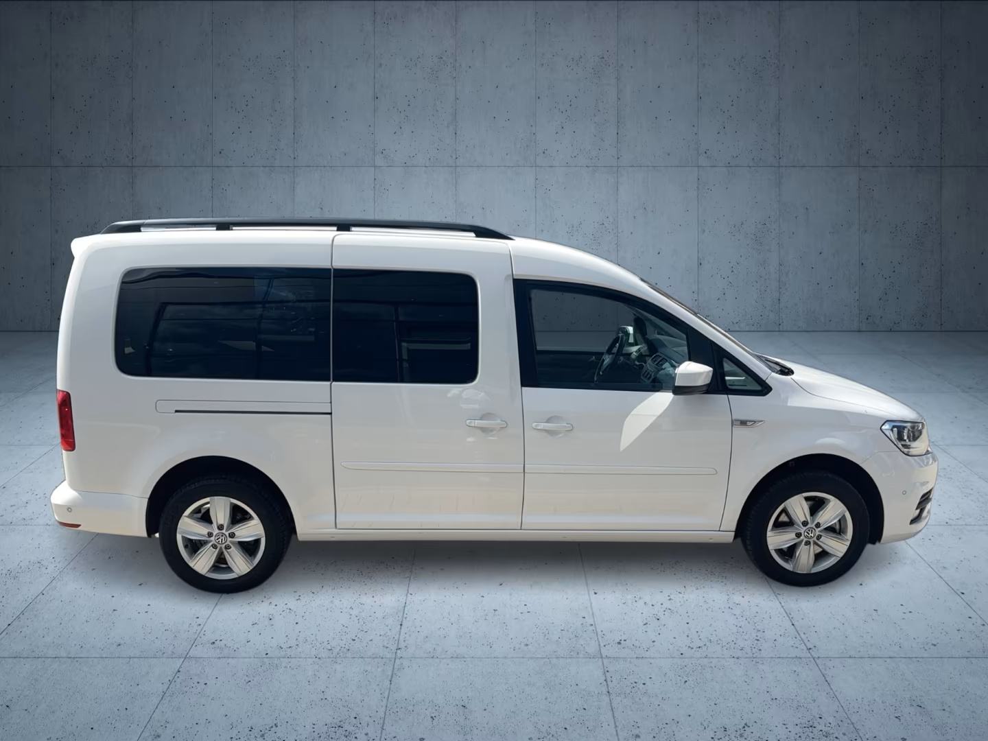 VW Caddy Maxi PRILAGOĐEN ZA INVALIDE S UTOVARNOM RAMPOM automatik, fotografija 5