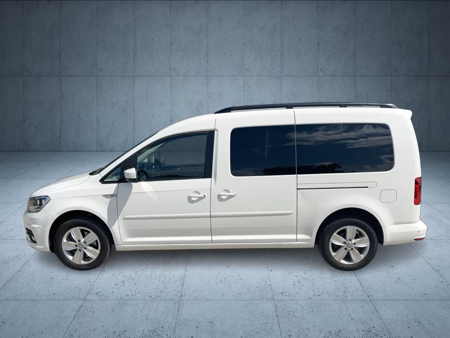 VW Caddy Maxi PRILAGOĐEN ZA INVALIDE S UTOVARNOM RAMPOM automatik, fotografija 4