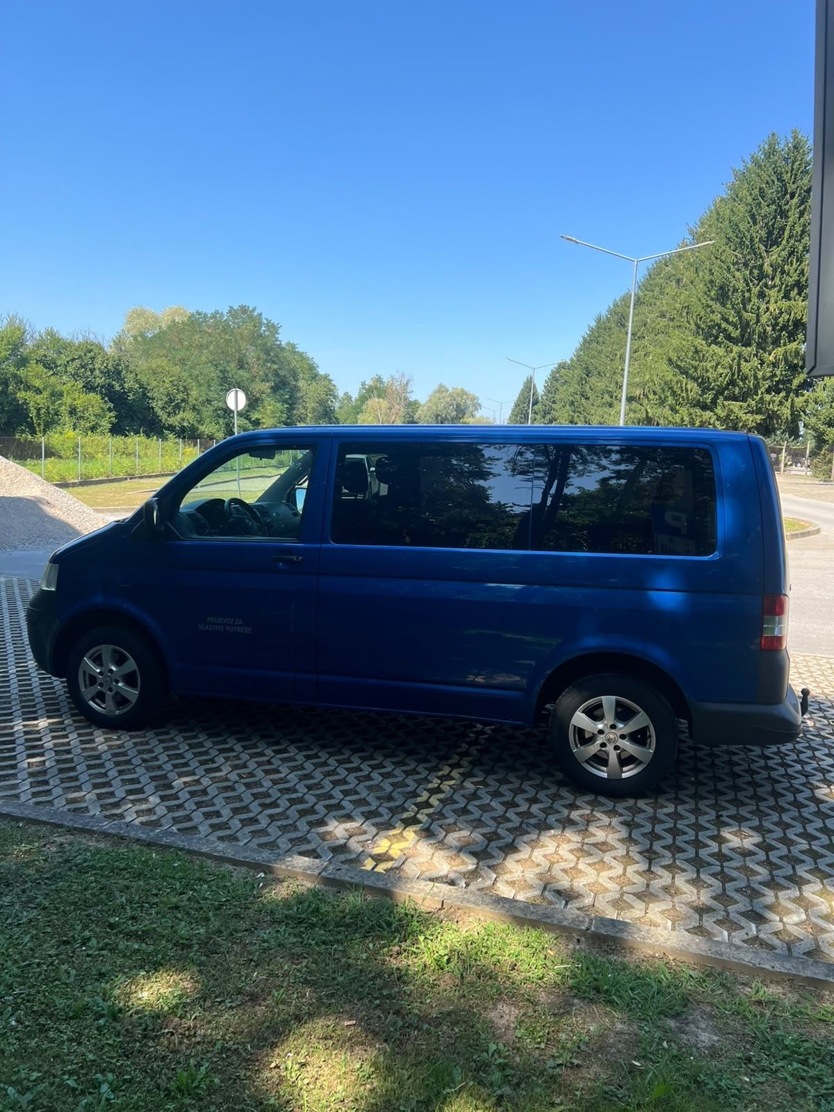 VW Caravelle 2,5 TDI 8+1 putnika, fotografija 5