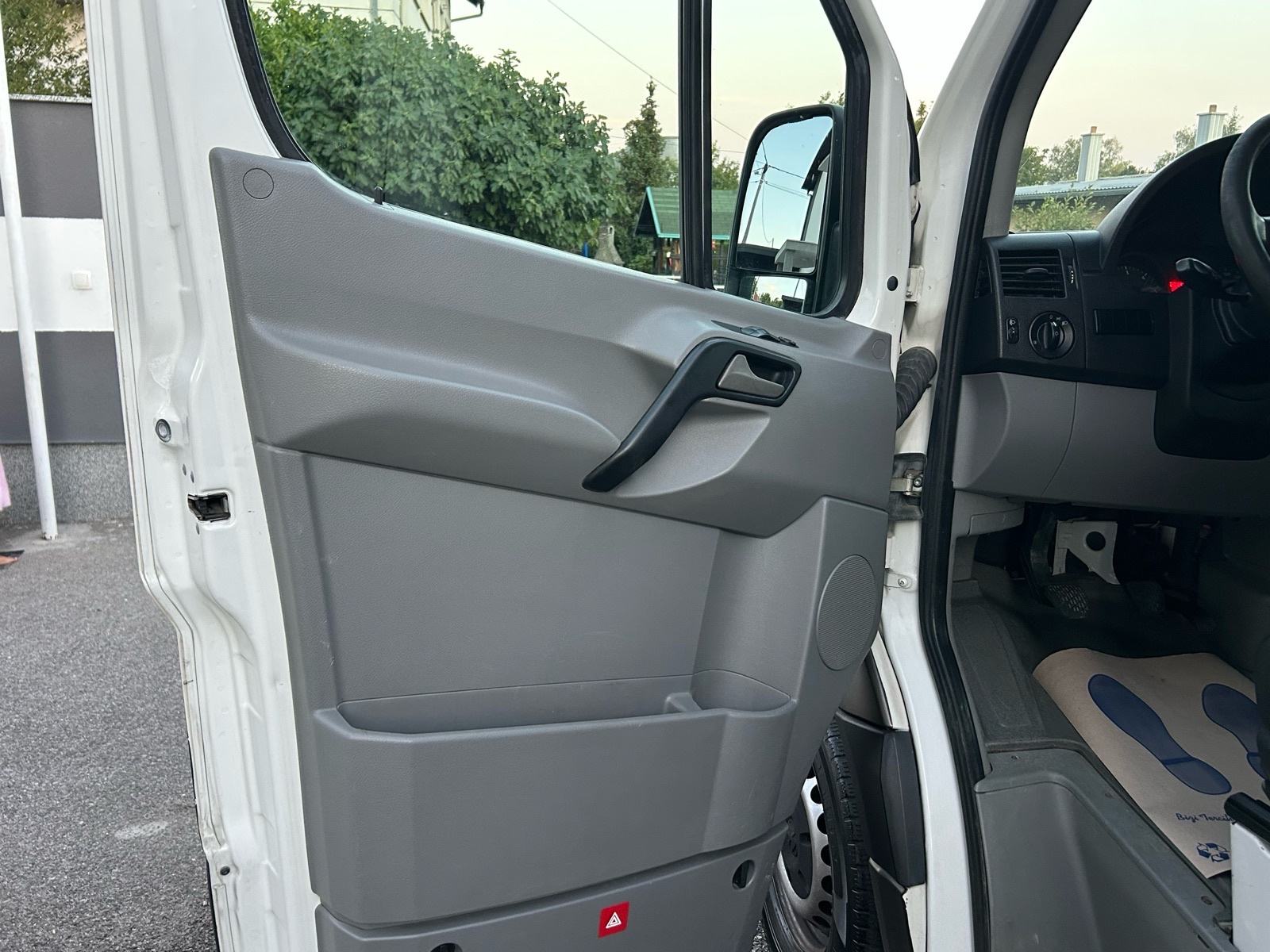 VW Crafter Kombi 2,0 TDI 2012G.DUPLA KABINA 7 SJEDALA TOP STANJE 9.500, fotografija 20