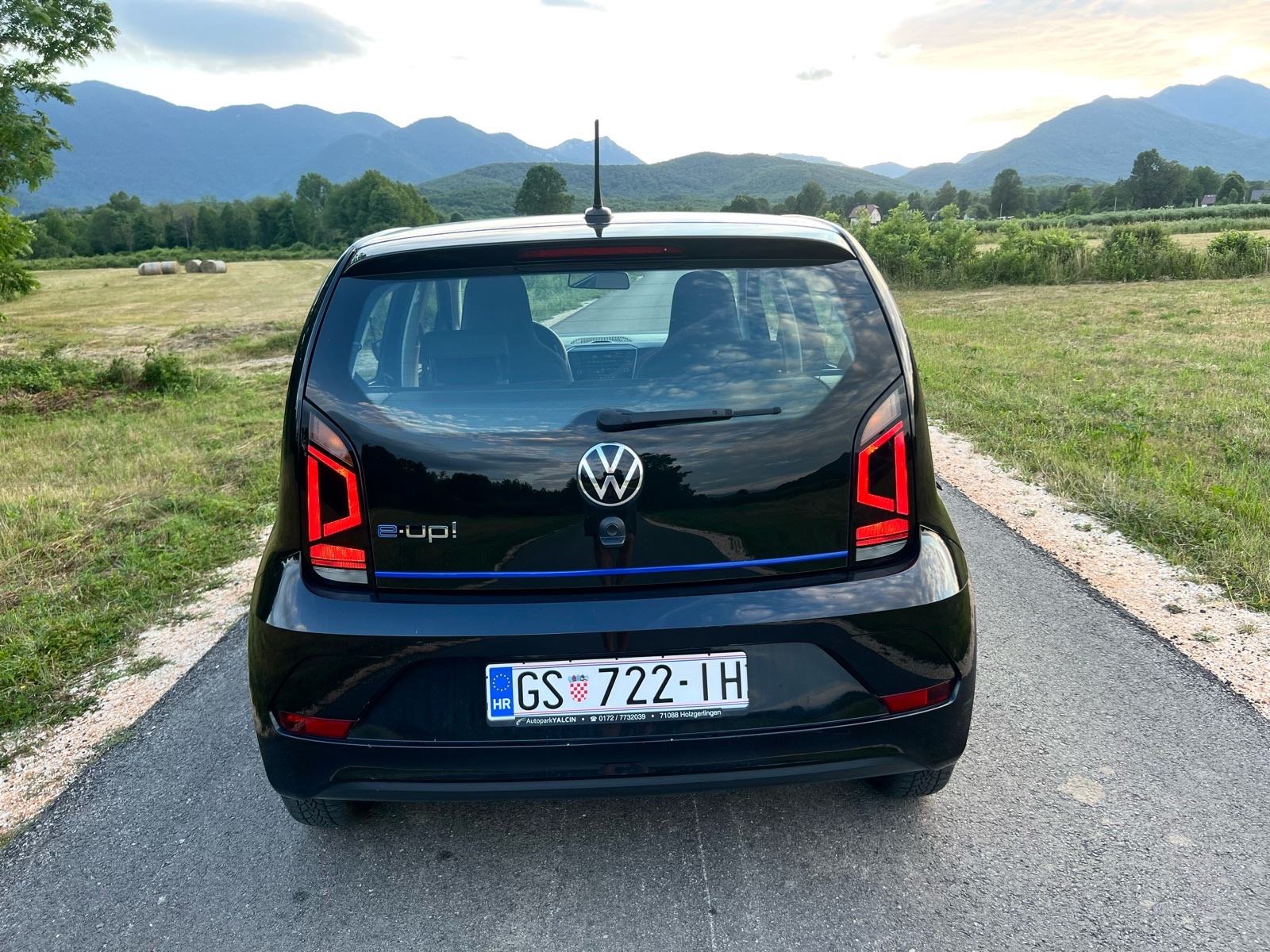 VW E UP 36,6 kW, CCS, domet 280 km, fotografija 5