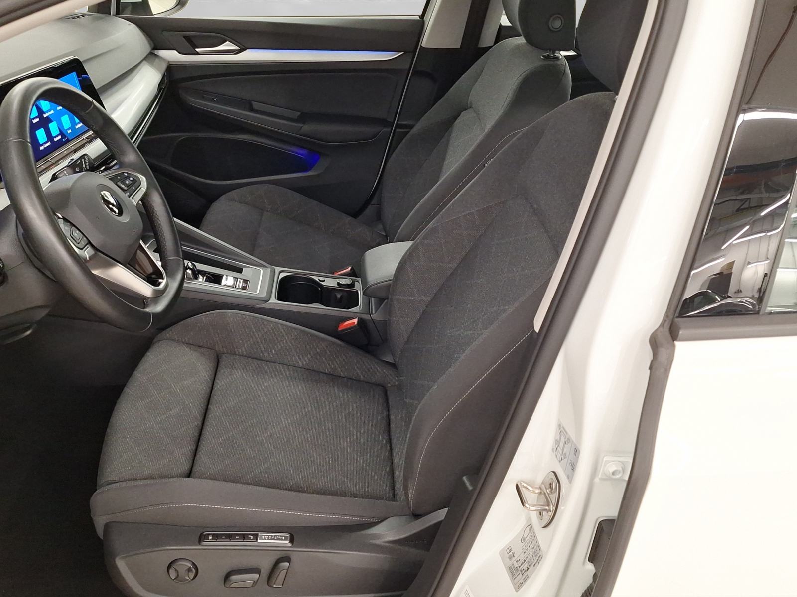 VW Golf 2.0 TDI DSG Life, fotografija 18
