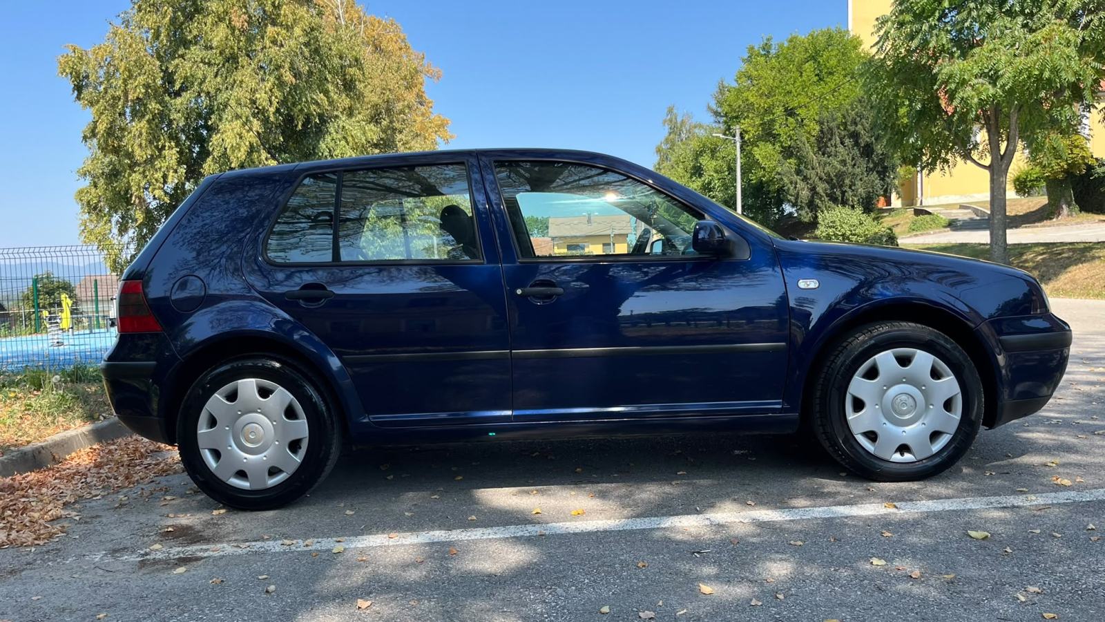 VW Golf 4 1,9 SDI 2003 god reg 4/2027 može na kreditne kartice do 36, fotografija 8