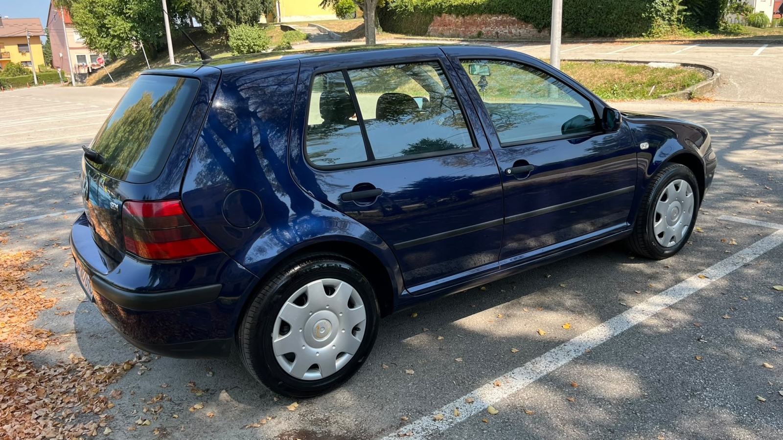 VW Golf 4 1,9 SDI 2003 god reg 4/2027 može na kreditne kartice do 36, fotografija 7