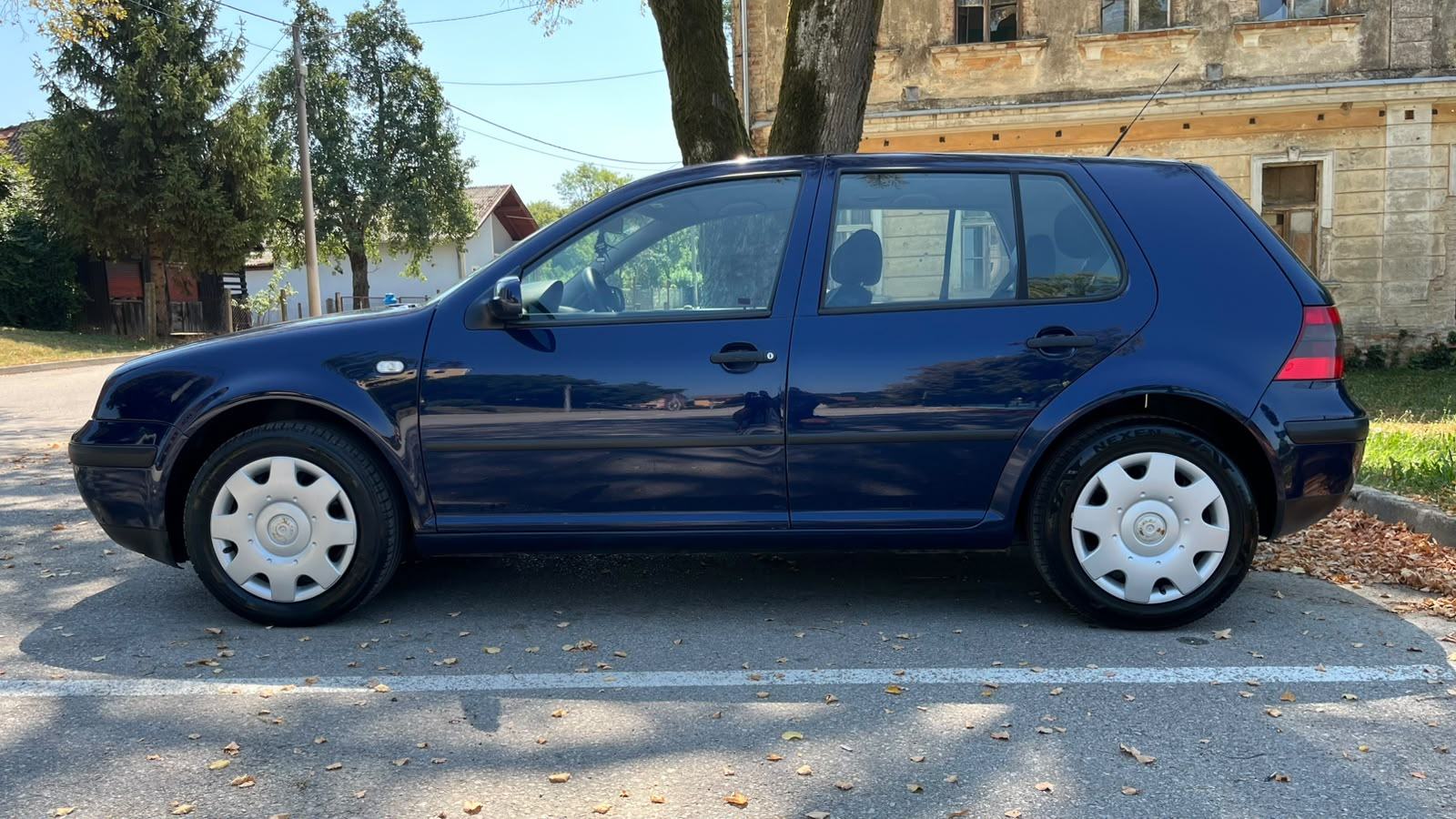VW Golf 4 1,9 SDI 2003 god reg 4/2027 može na kreditne kartice do 36, fotografija 16
