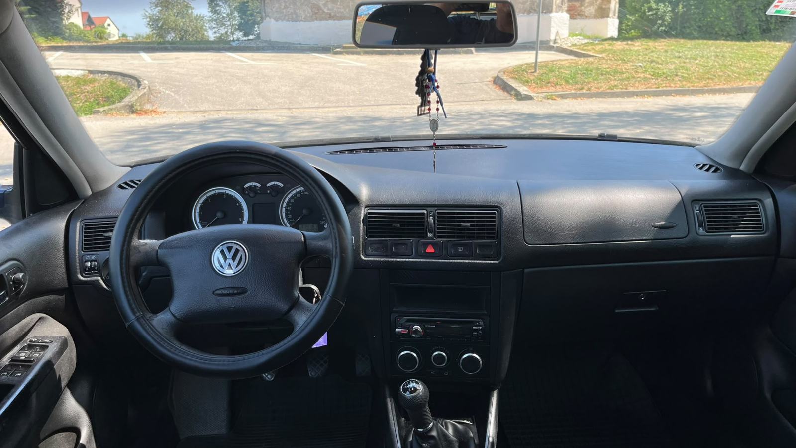 VW Golf 4 1,9 SDI 2003 god reg 4/2027 može na kreditne kartice do 36, fotografija 13