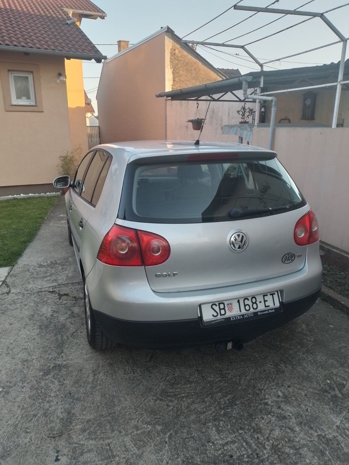 VW Golf 5 1,6 lpg,registriran,servisiran,plin atestiran, fotografija 4