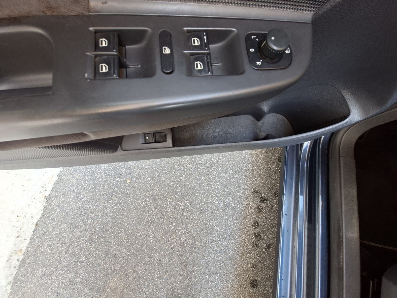 Golf 5 1.9tdi 77kw top stanje bez ulaganja, fotografija 5