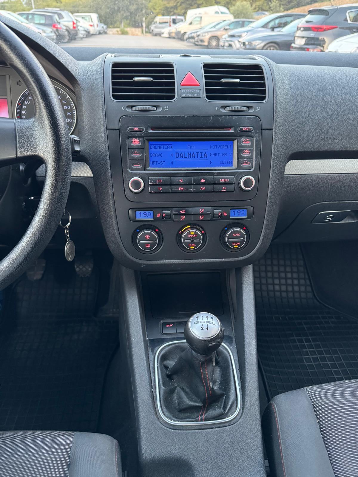 VW Golf 5 1,9 TDI samo 235tkm orig. servisna knjiga klima Reg. 4/27, fotografija 7