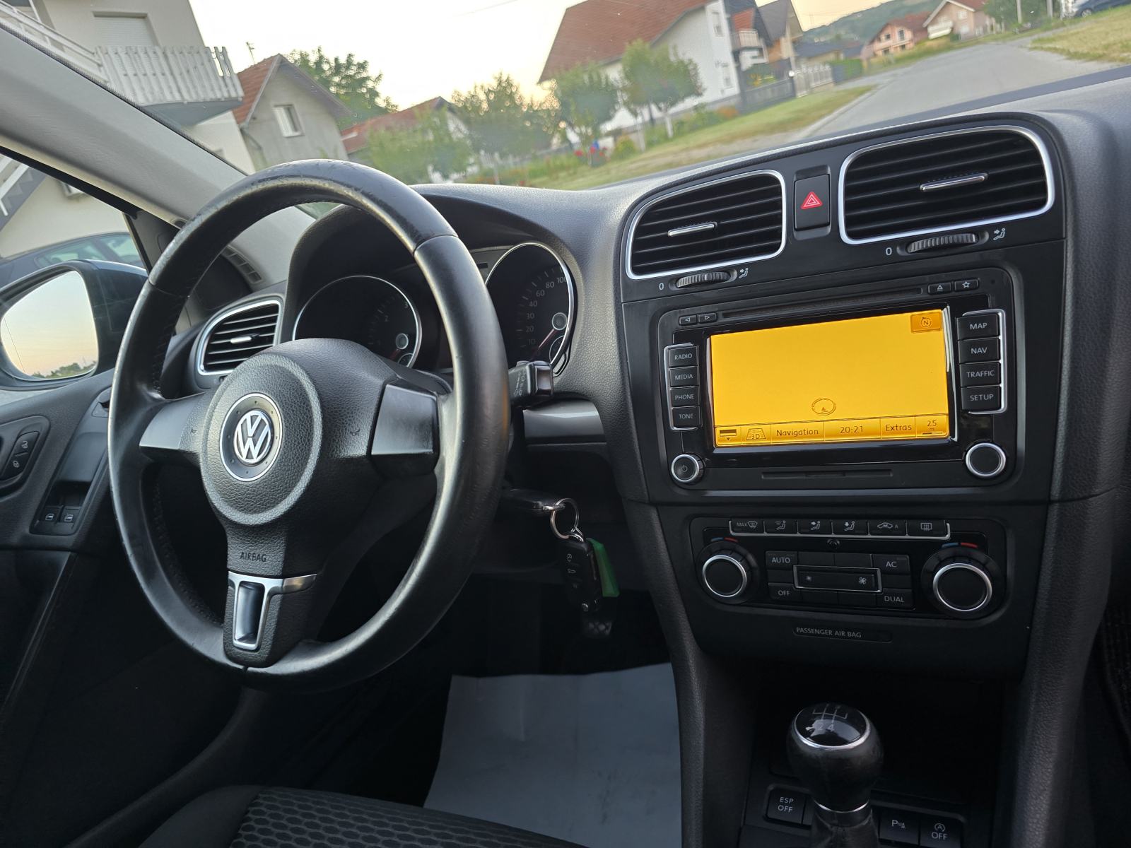 VW Golf 6 1,6 TDI-2011gd.md-NAVIGACIJA-climatronic,alu16,tempomat,KART, fotografija 12