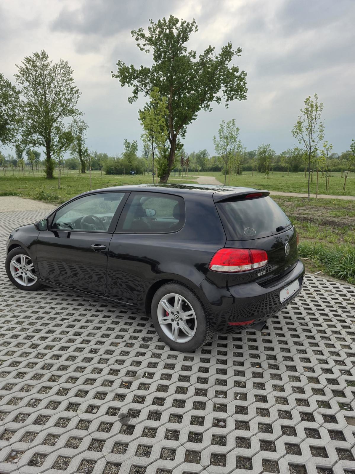 VW Golf 6 1,6 TDI 360 parking senzori, fotografija 5
