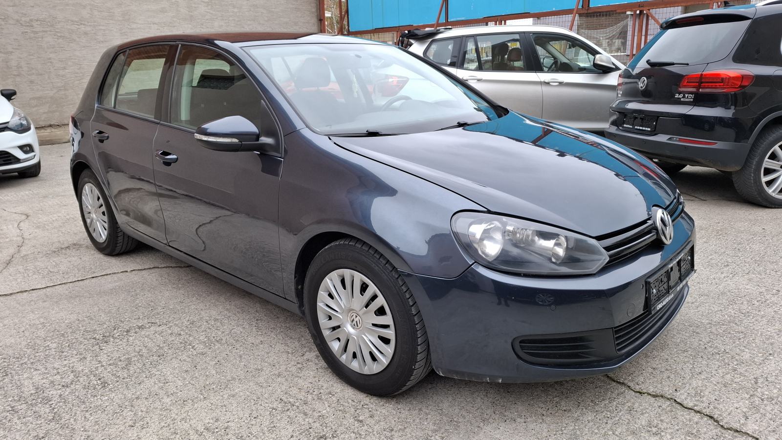 VW Golf 6 1,6 TDI; 5 vrata, napravljen vel. servis, novi set kvačila, fotografija 4