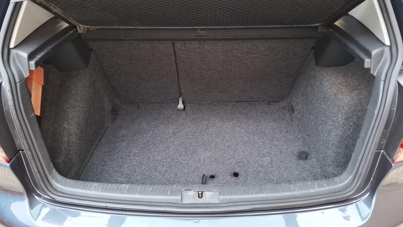 VW Golf 6 1,6 TDI; 5 vrata, napravljen vel. servis, novi set kvačila, fotografija 14
