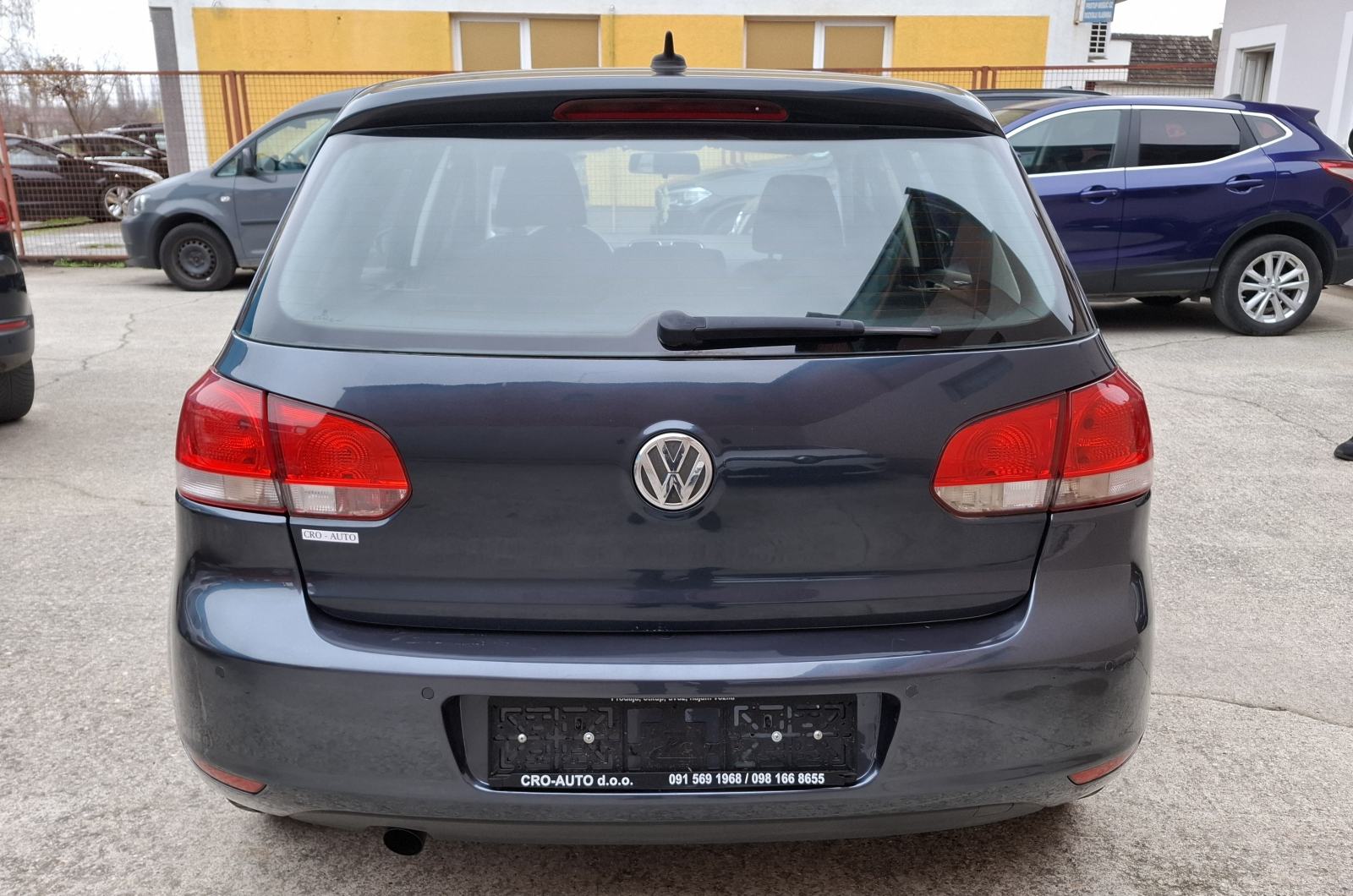 VW Golf 6 1,6 TDI; 5 vrata, napravljen vel. servis, novi set kvačila, fotografija 8