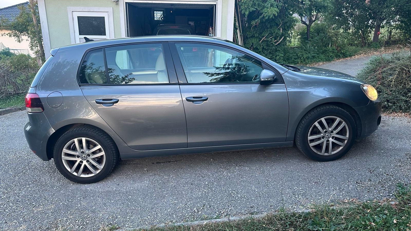 VW Golf 6 1.6 TDI DSG 105 KS – AUTOMATIK – KLIMA – BLUETOOTH, fotografija 4