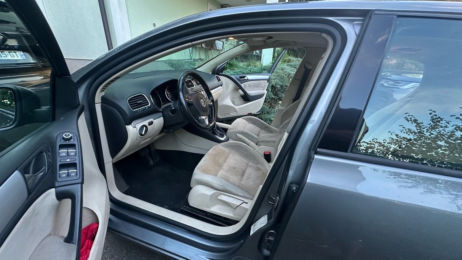 VW Golf 6 1.6 TDI DSG 105 KS – AUTOMATIK – KLIMA – BLUETOOTH, fotografija 8