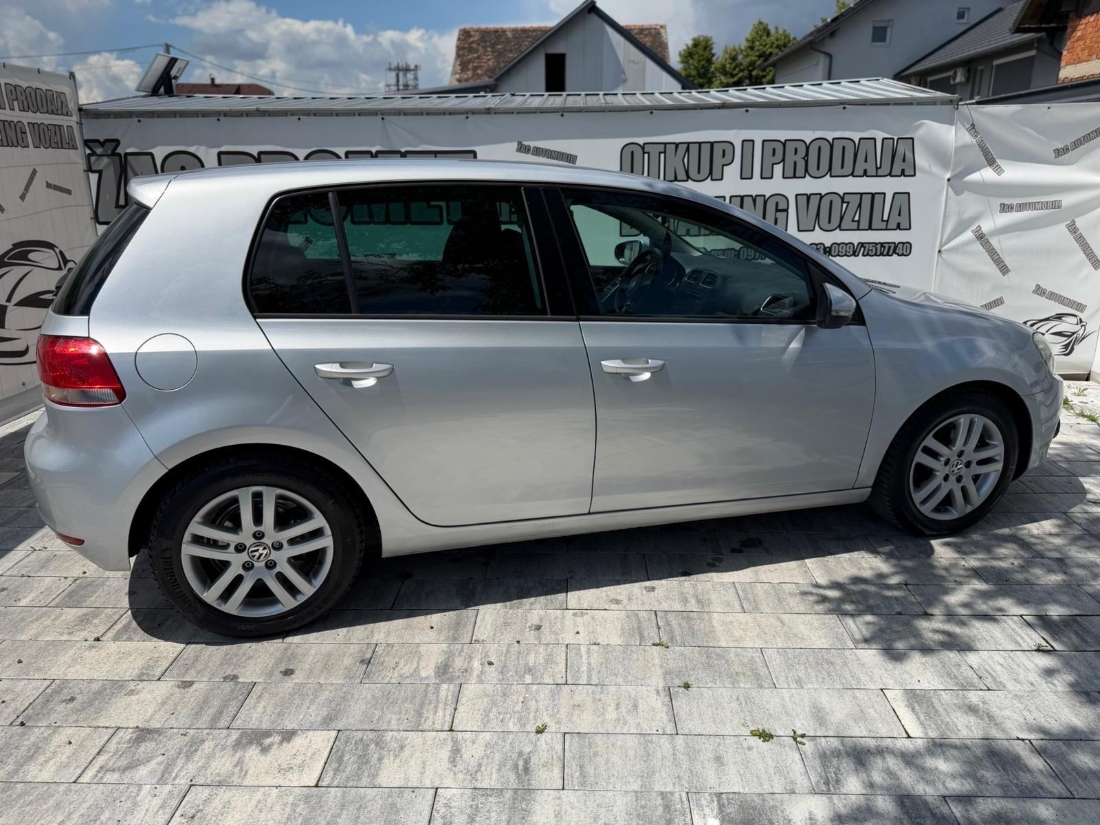 VW Golf 6 1,6 TDI ## KLIMA ## ORLICAN AUTIĆ ** KRED- KART ** HR-AUTO, fotografija 5