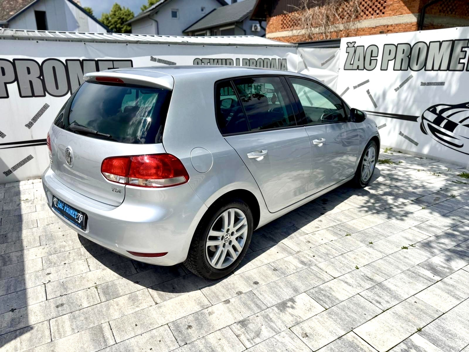 VW Golf 6 1,6 TDI ## KLIMA ## ORLICAN AUTIĆ ** KRED- KART ** HR-AUTO, fotografija 7