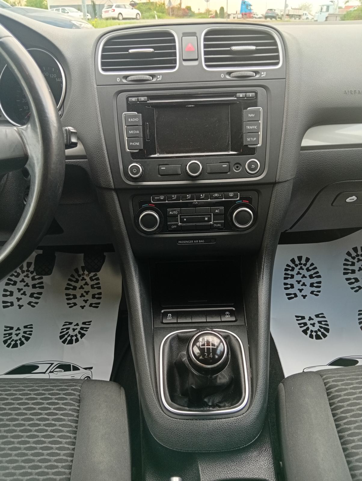VW Golf 6 1,6 TDI mod.2013 - KLIMA/ NAVIGACIJA/ SERVISNA/ PDC/ ALU, fotografija 14