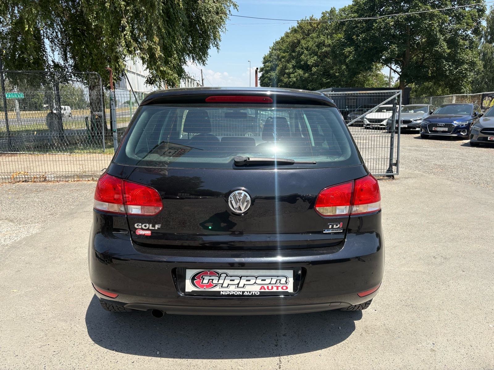 VW Golf 6 1,6 TDI SENZORI - KLIMA - AUTOKREDIT, pogled izvana - slika 5