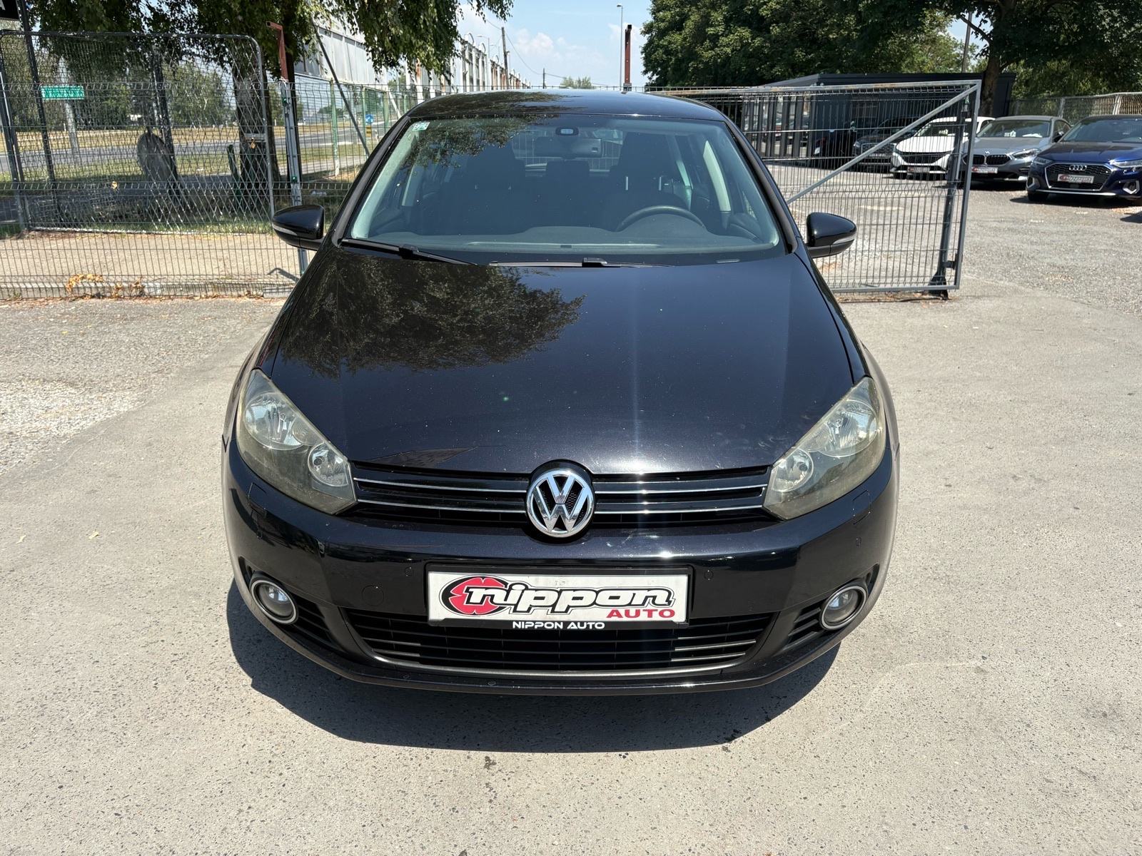 VW Golf 6 1,6 TDI SENZORI - KLIMA - AUTOKREDIT, pogled izvana - slika 2