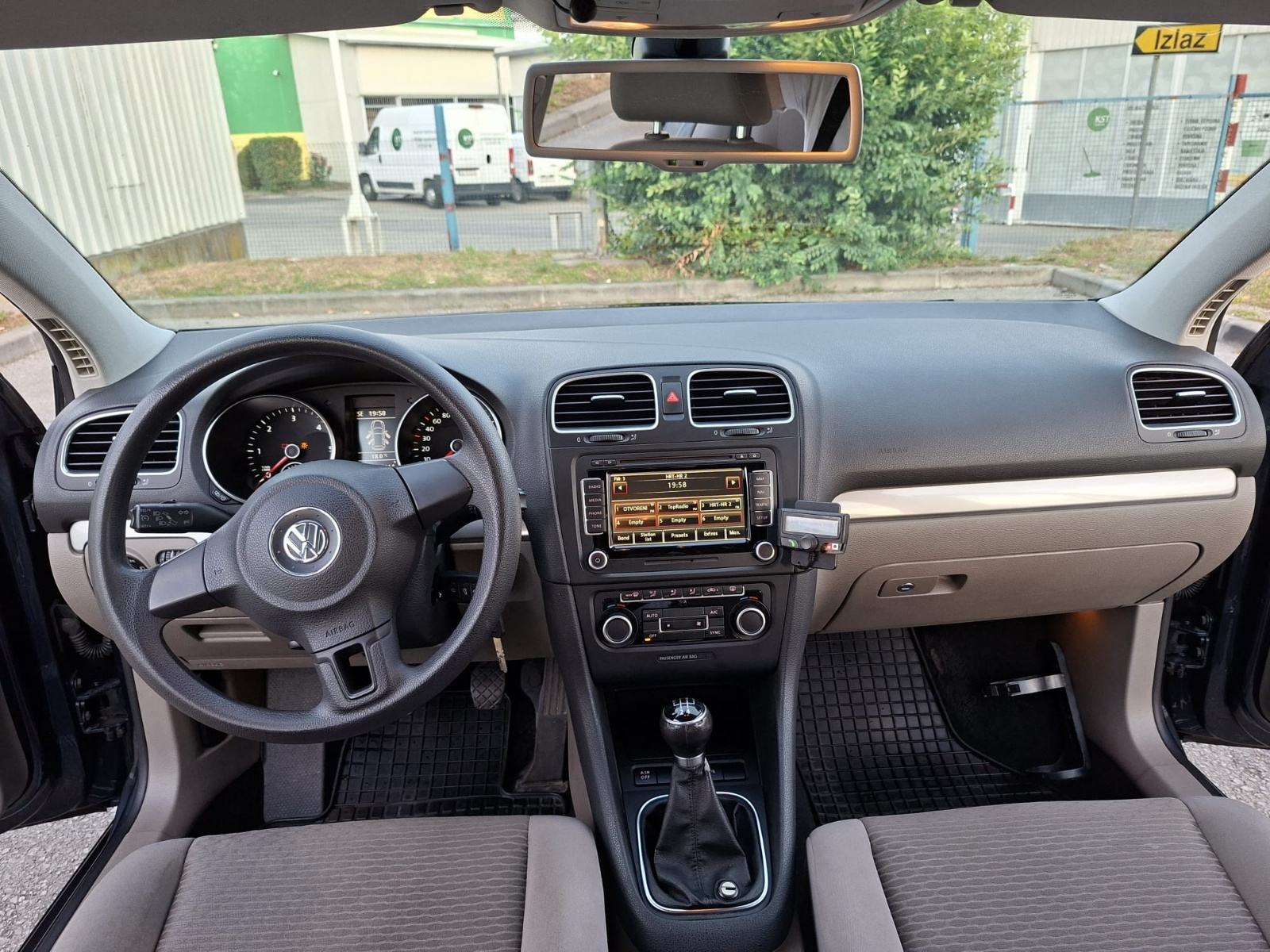 VW Golf 6 1,6 TDI odličan, fotografija 11
