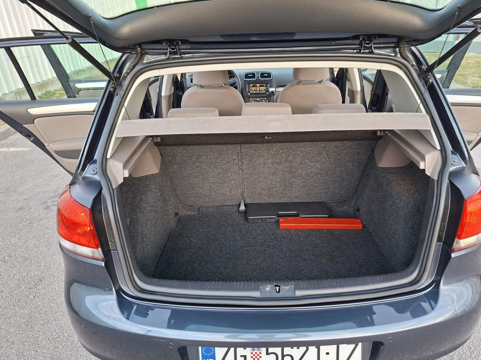 VW Golf 6 1,6 TDI odličan, fotografija 16