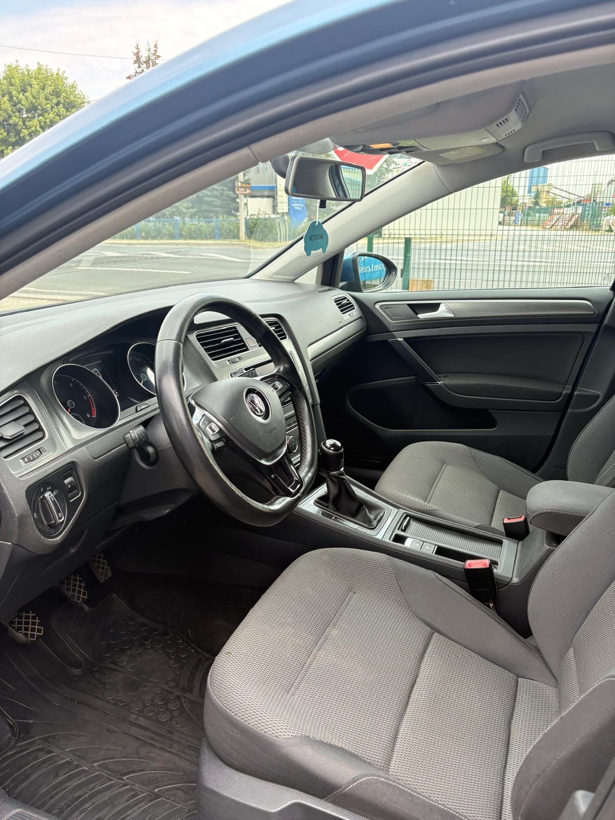 VW Golf 7 1,6 TDI registriran,set zimskih guma, webasto, fotografija 11