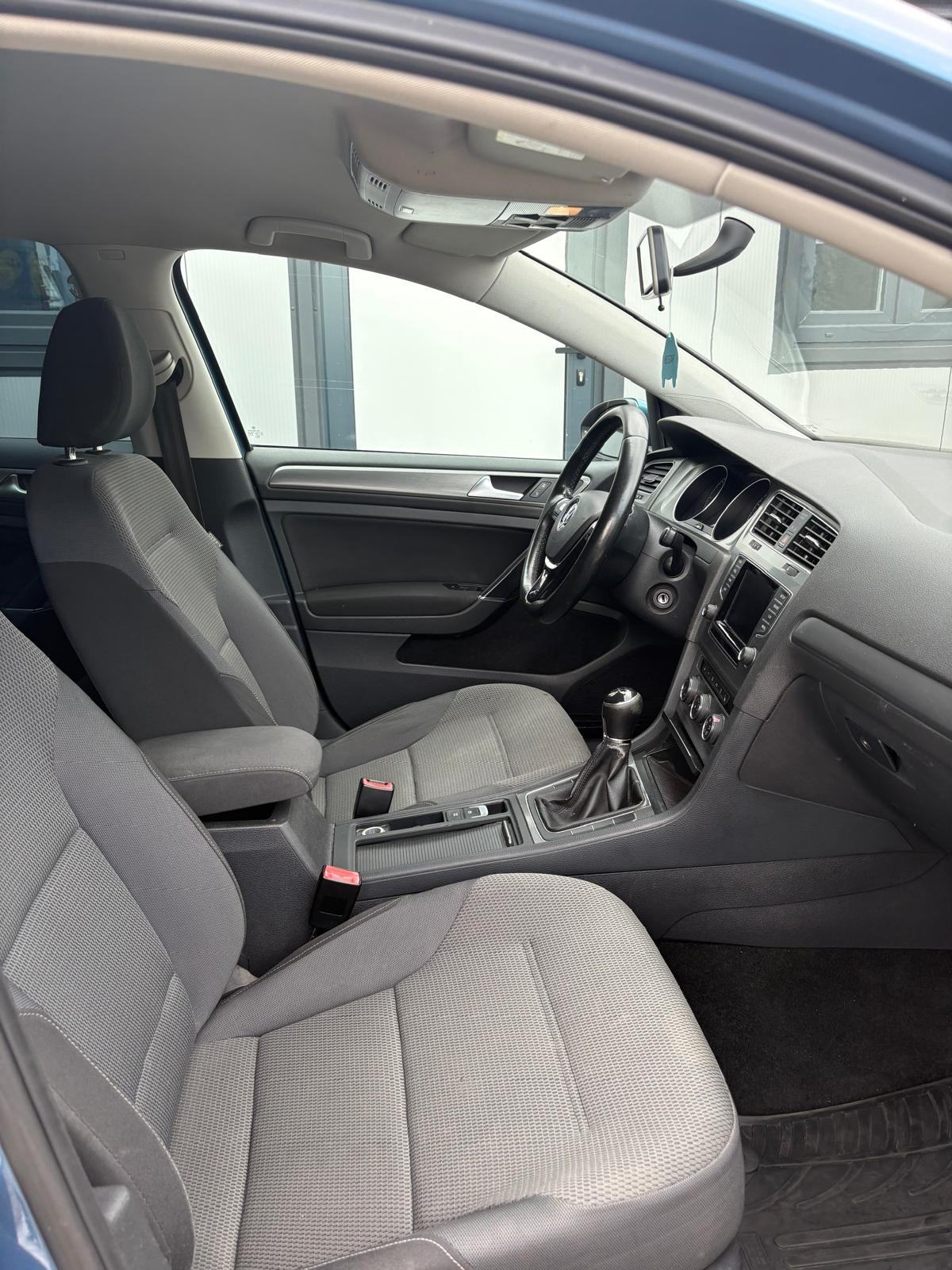 VW Golf 7 1,6 TDI registriran,set zimskih guma, webasto, fotografija 9