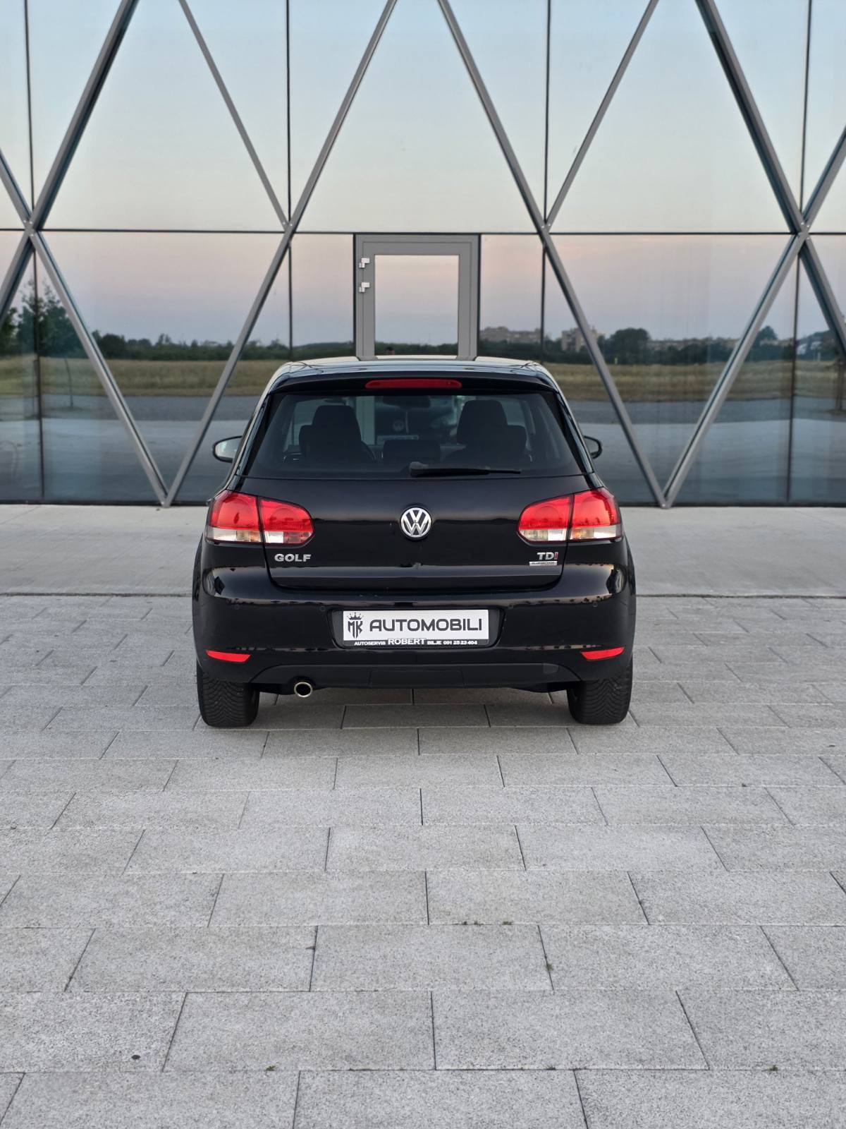 VW Golf 6 1,6 TDI STYLE *PARK. PILOT*NAVI*, fotografija 5