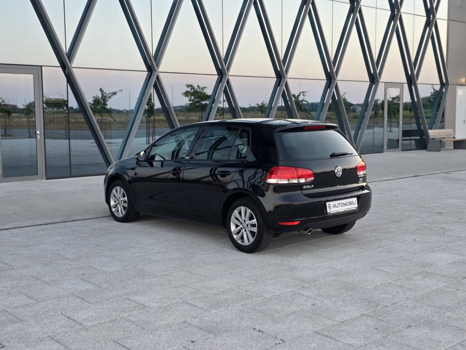 VW Golf 6 1,6 TDI STYLE *PARK. PILOT*NAVI*, fotografija 4