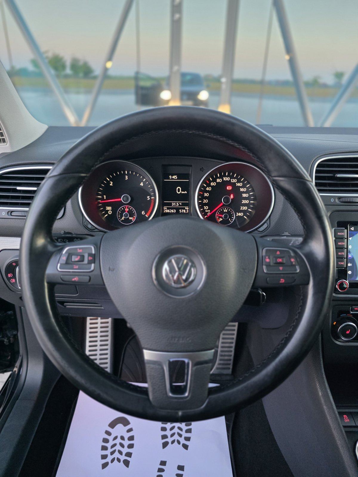 VW Golf 6 1,6 TDI STYLE *PARK. PILOT*NAVI*, fotografija 13